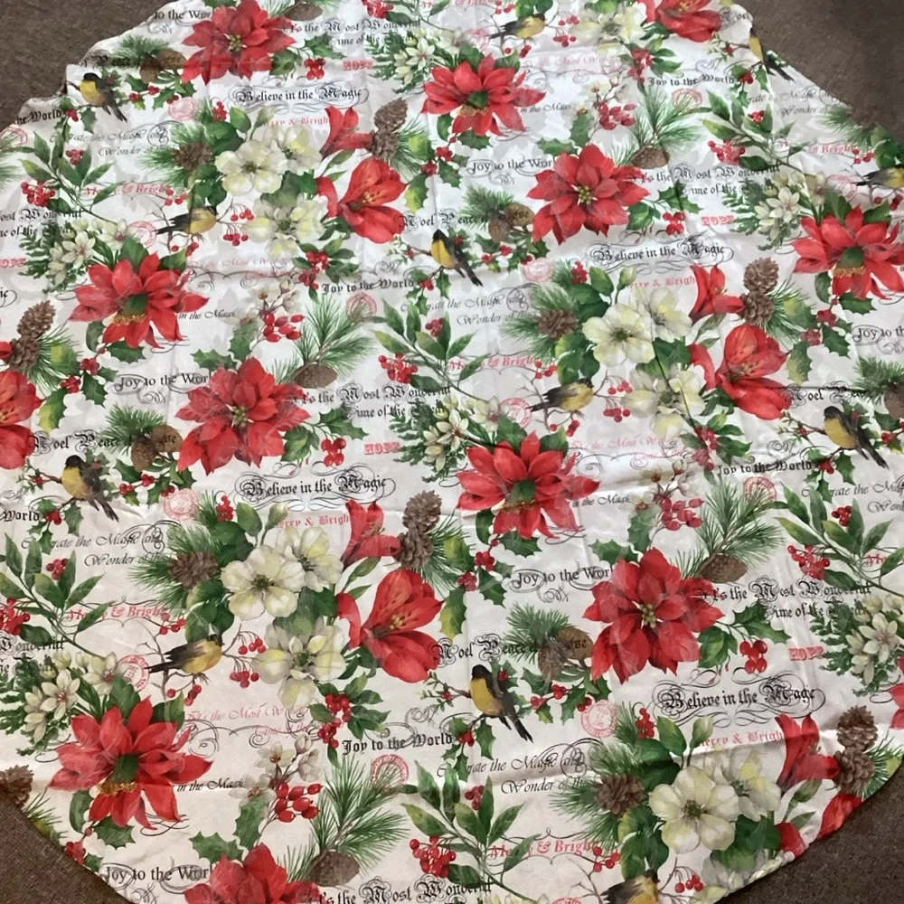 Holiday Expressions Jacquard Tablecloth by Benson Mills Round 60” NWOT